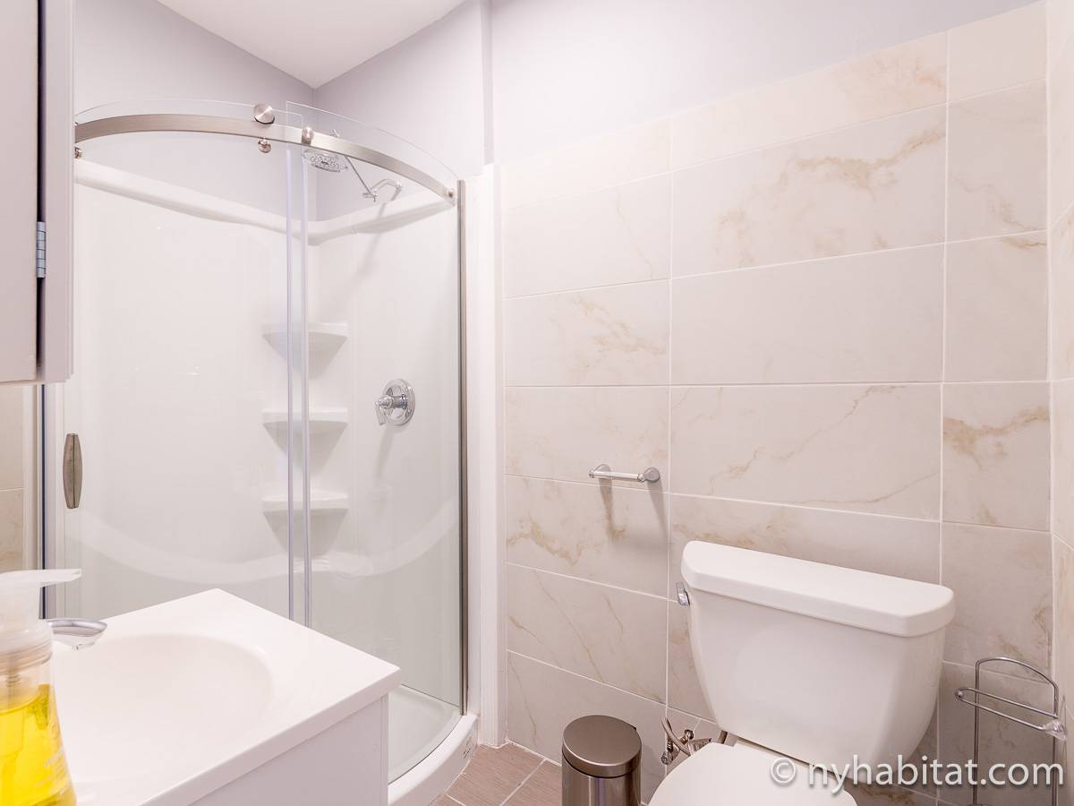 Salle de bain 1 - Photo 1 sur 4