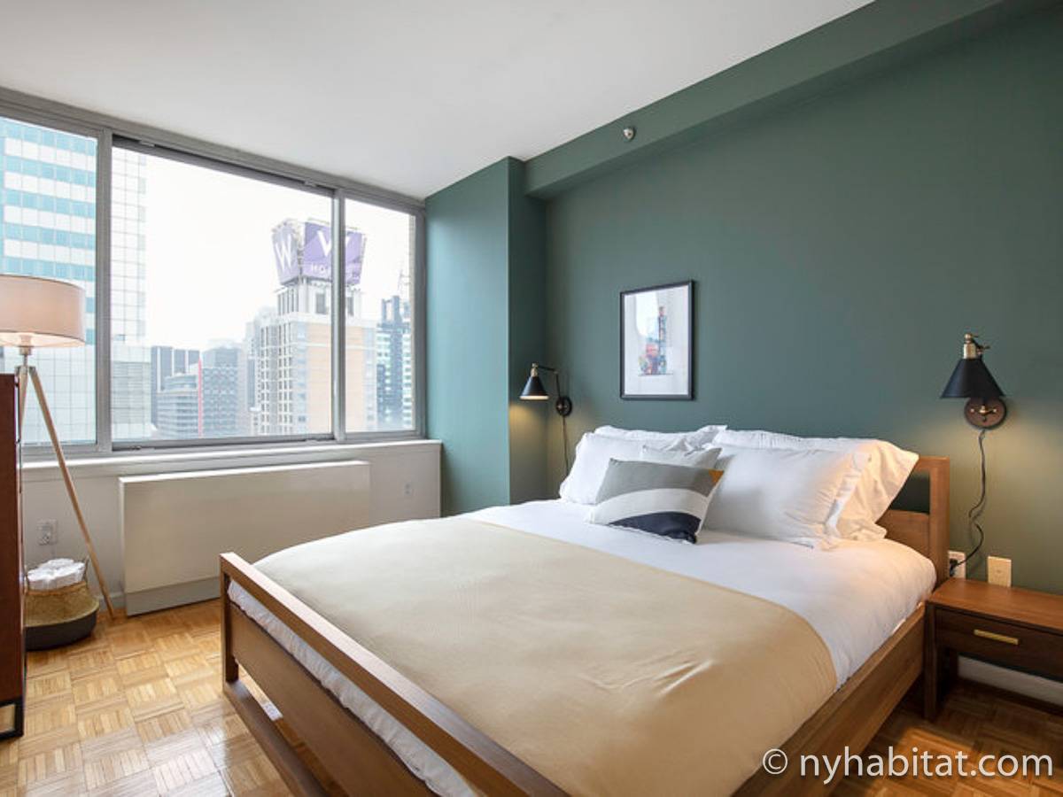 New York Apartment 2 Bedroom Apartment Rental in Midtown West (NY18043)