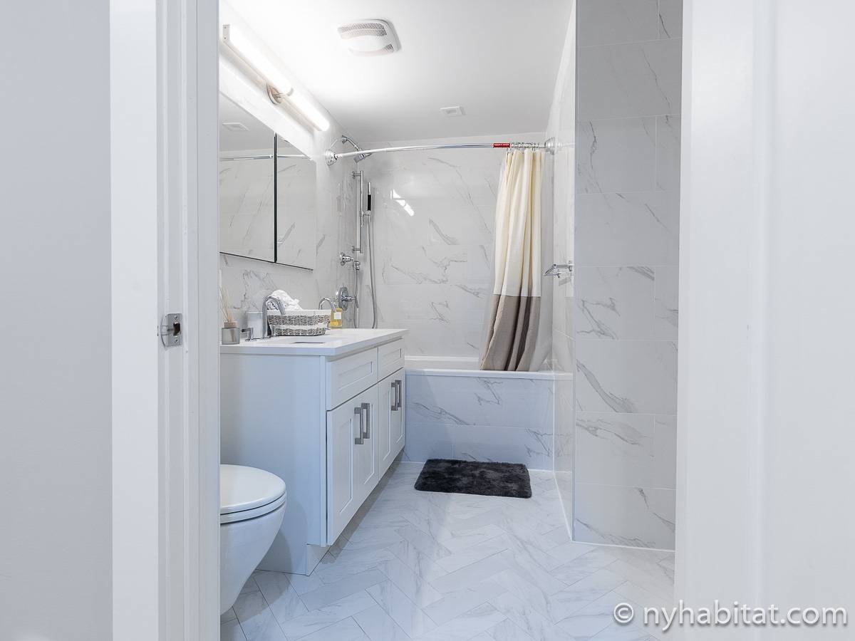 Badezimmer 1 - Photo 1 von 3