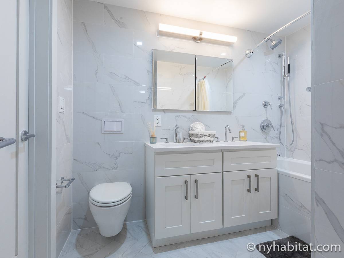 Badezimmer 1 - Photo 2 von 3