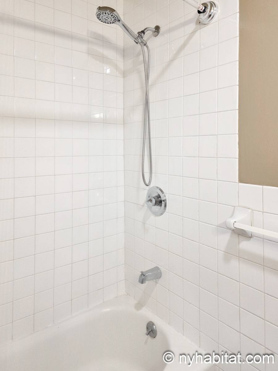 Badezimmer - Photo 2 von 2