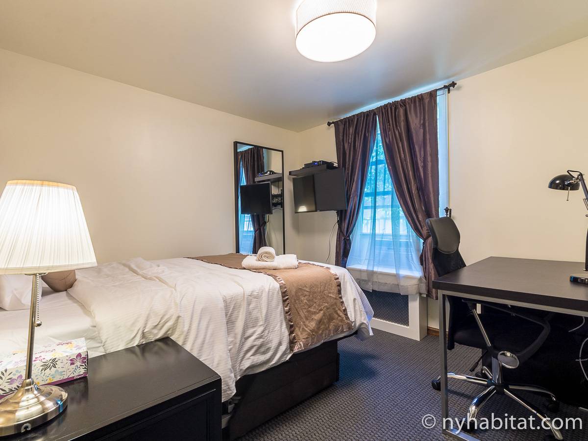 New York Roommate Room for rent in Soho 2 Bedroom apartment (NY18220)