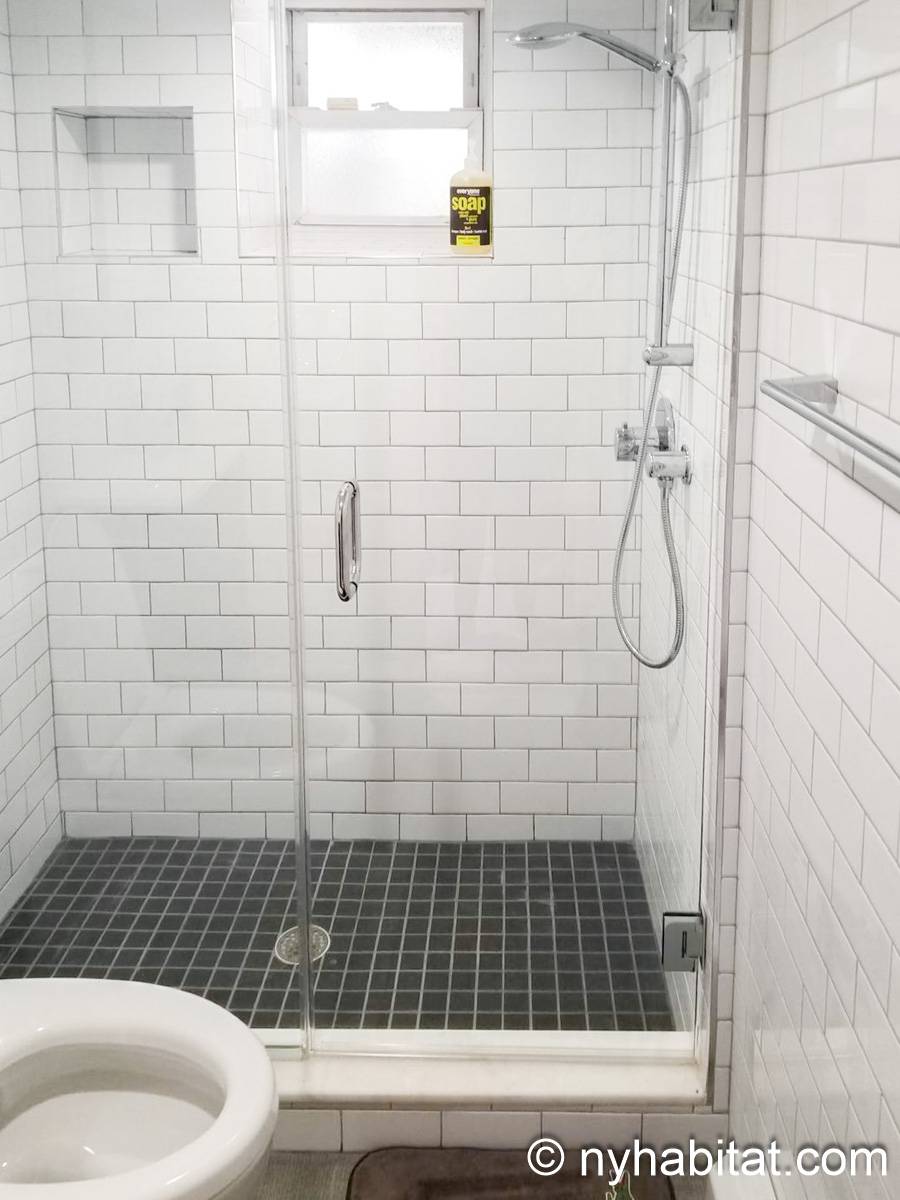 Badezimmer - Photo 1 von 2