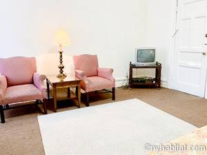 Living room - Photo 2 of 5