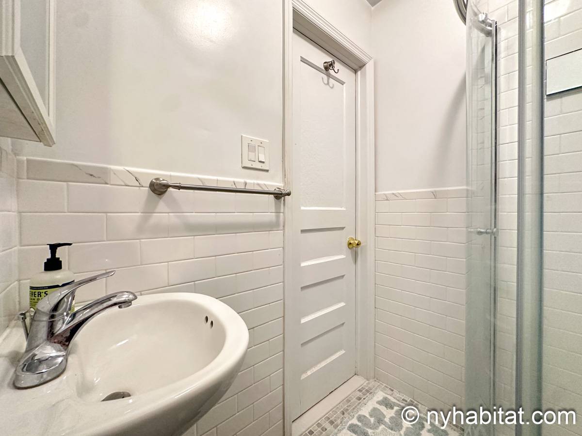 Badezimmer 1 - Photo 2 von 3