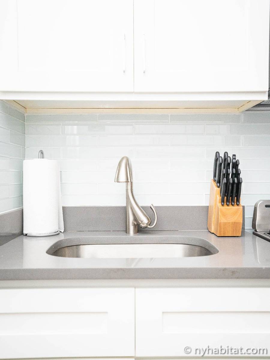 Kitchen - Photo 4 of 6