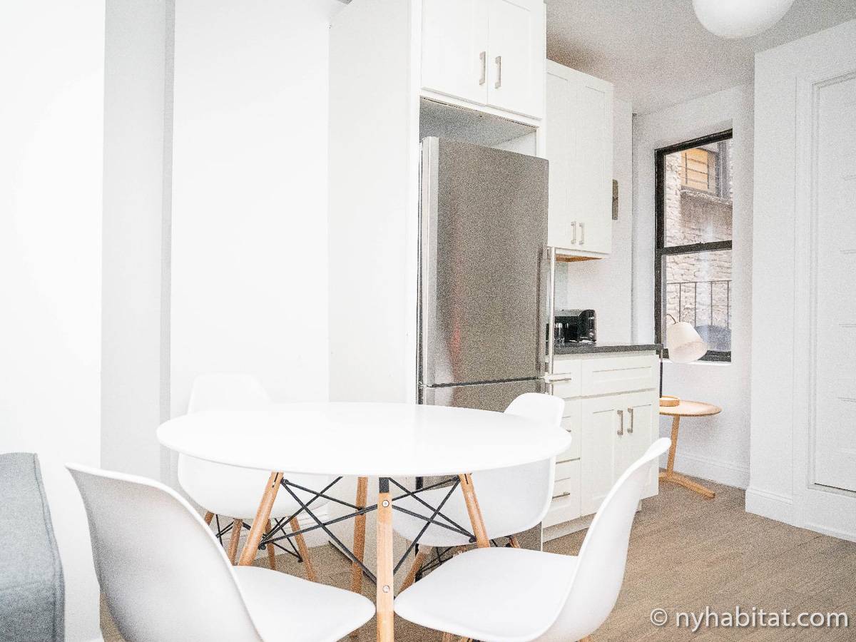 Kitchen - Photo 5 of 6