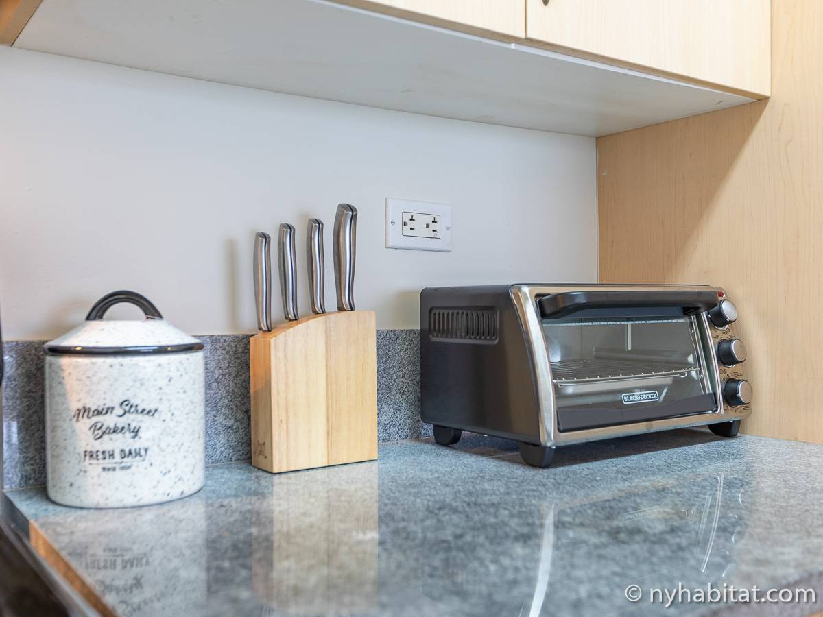 Kitchen - Photo 6 of 8