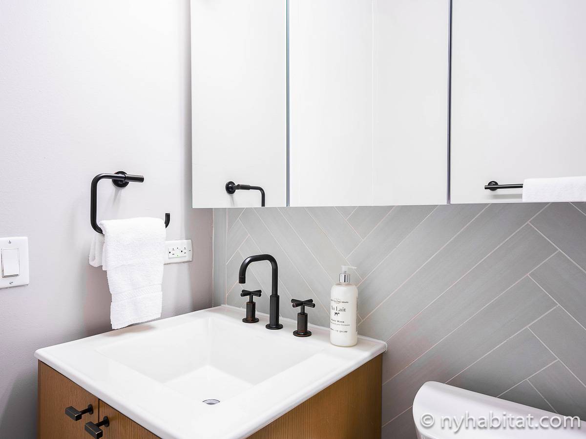 Bathroom 2 - Photo 2 of 2