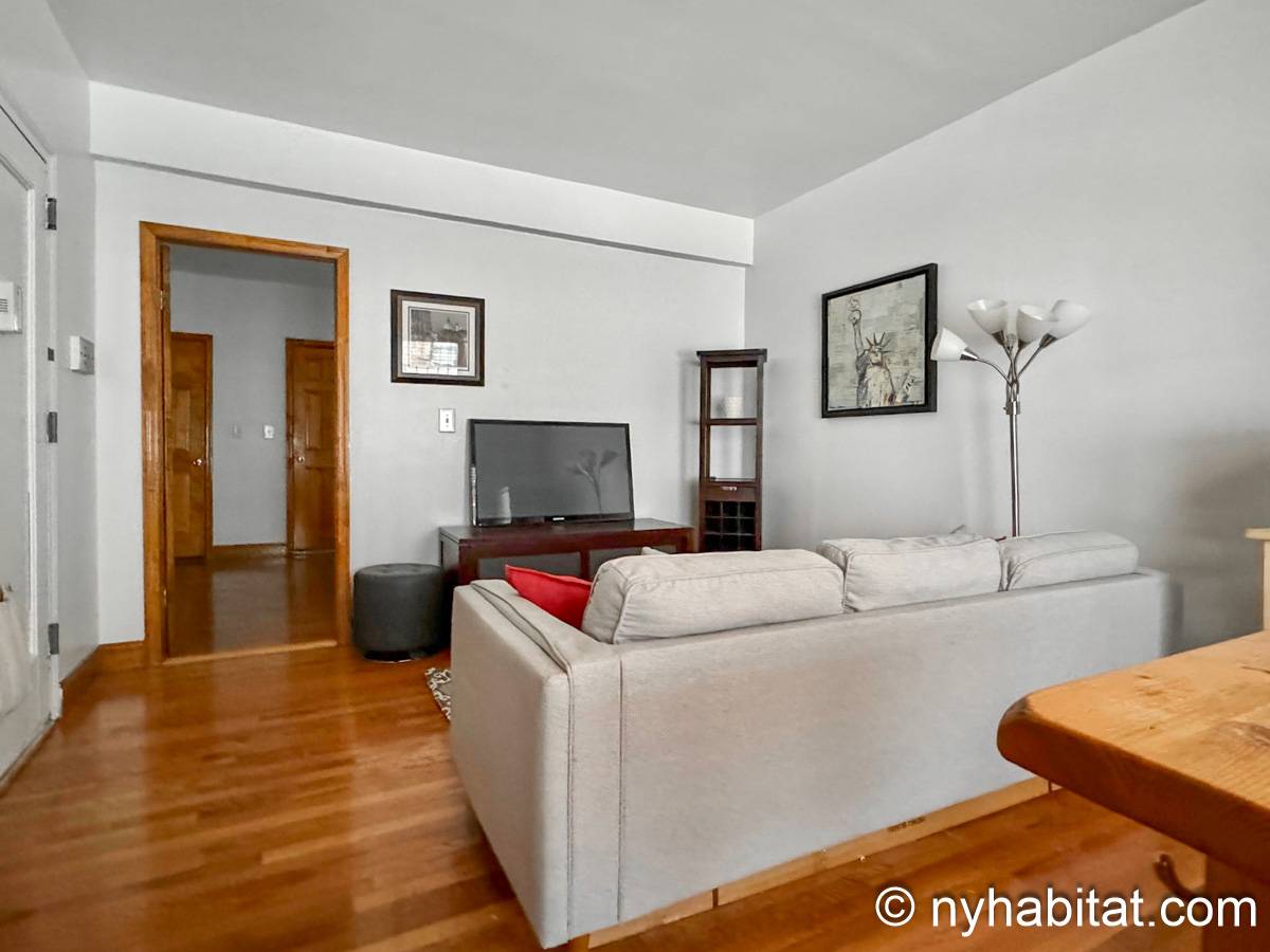 Living room - Photo 2 of 2