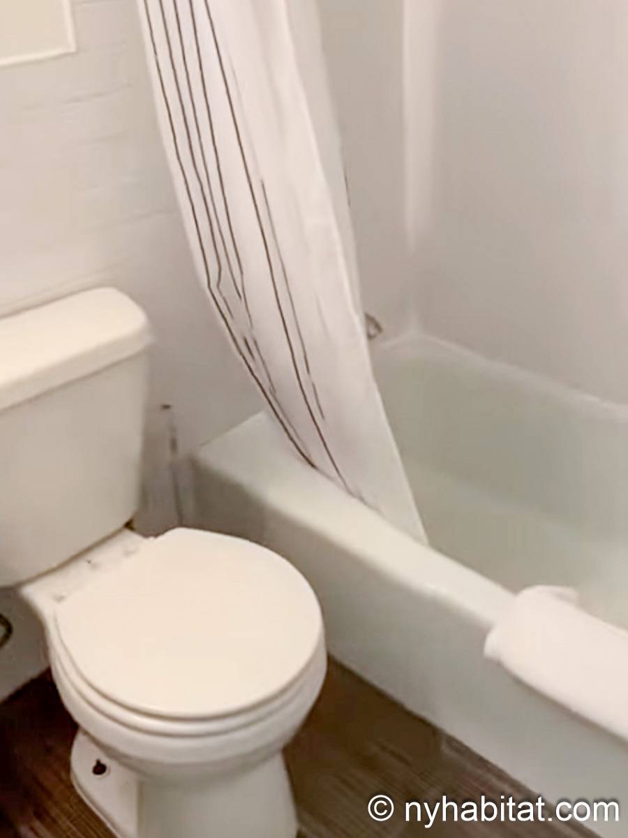 Ba&ntilde;o - Photo 2 de 2