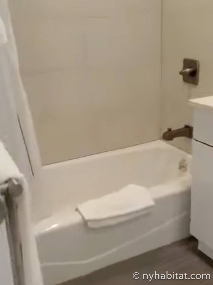 Baño - Photo 1 de 2 Baño - Photo 1 de 2