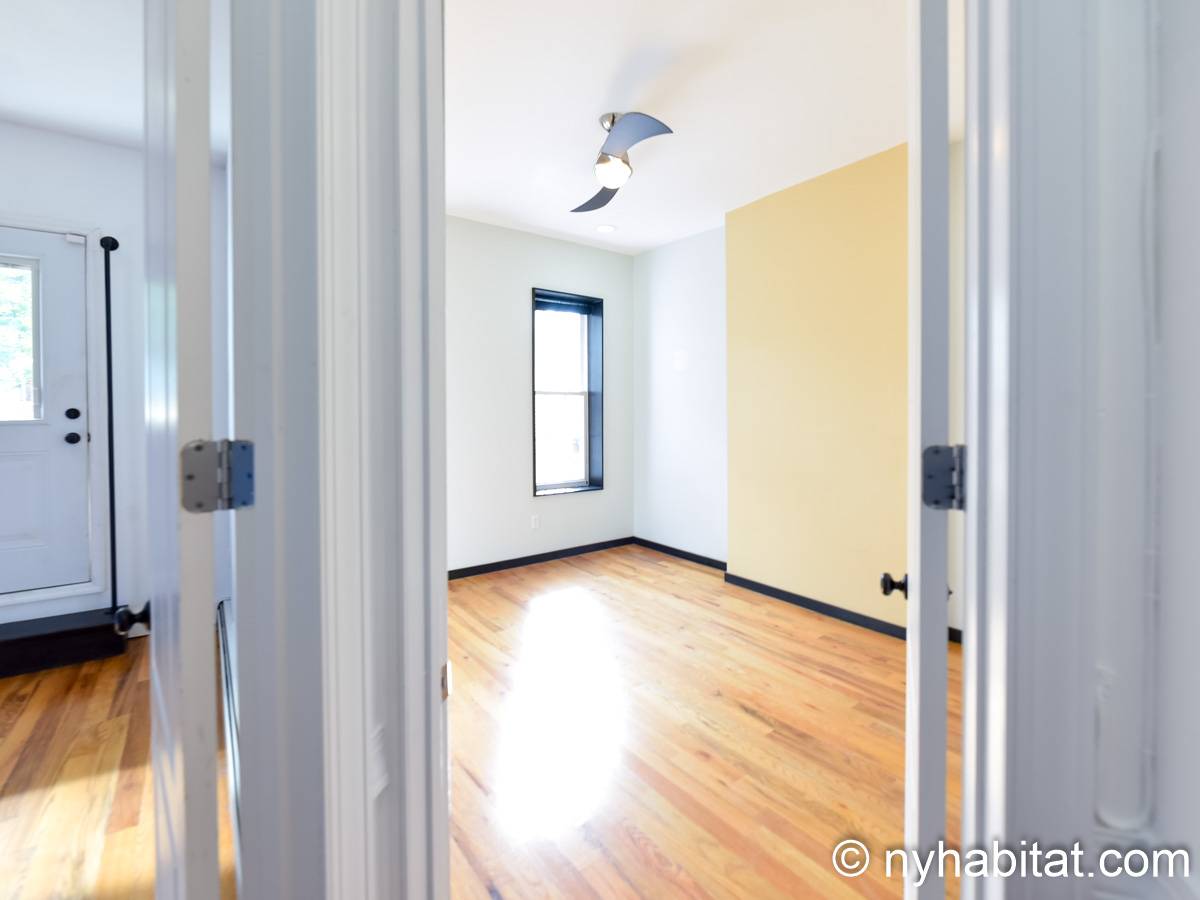 New York Apartment 3 Bedroom Apartment Rental in Brooklyn (NY18943)
