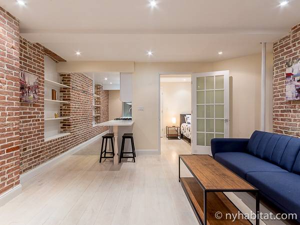 Living room - Photo 5 of 6 Living room - Photo 5 of 6