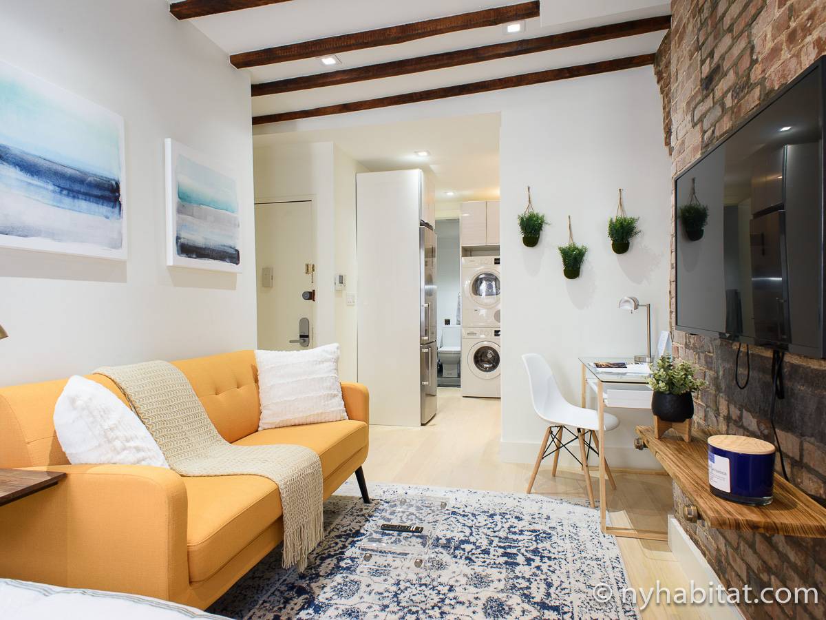 Living room - Photo 6 of 9