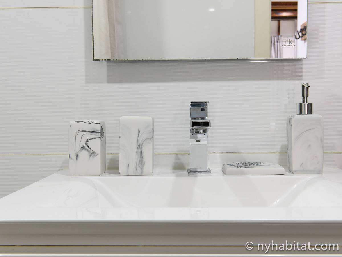 Bathroom - Photo 3 of 4