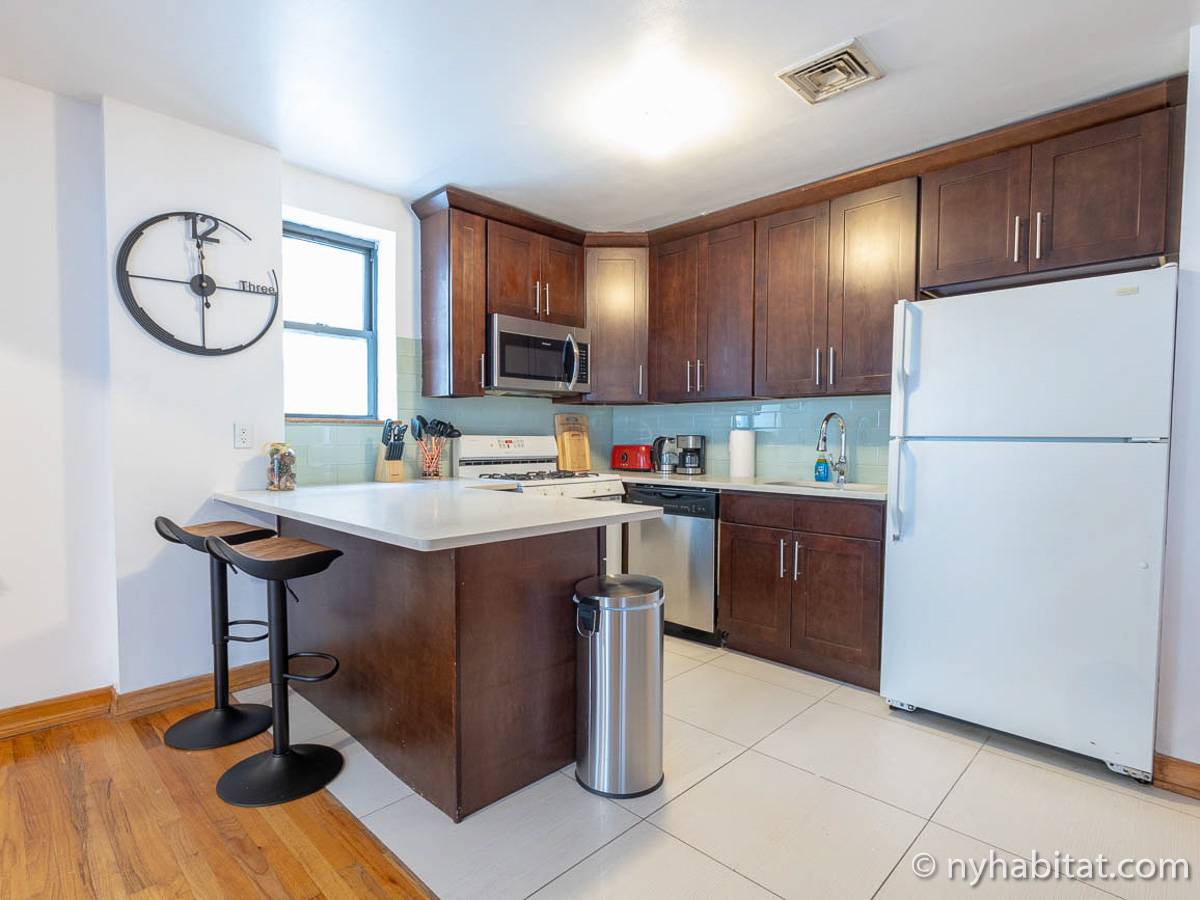 Kitchen - Photo 3 of 17