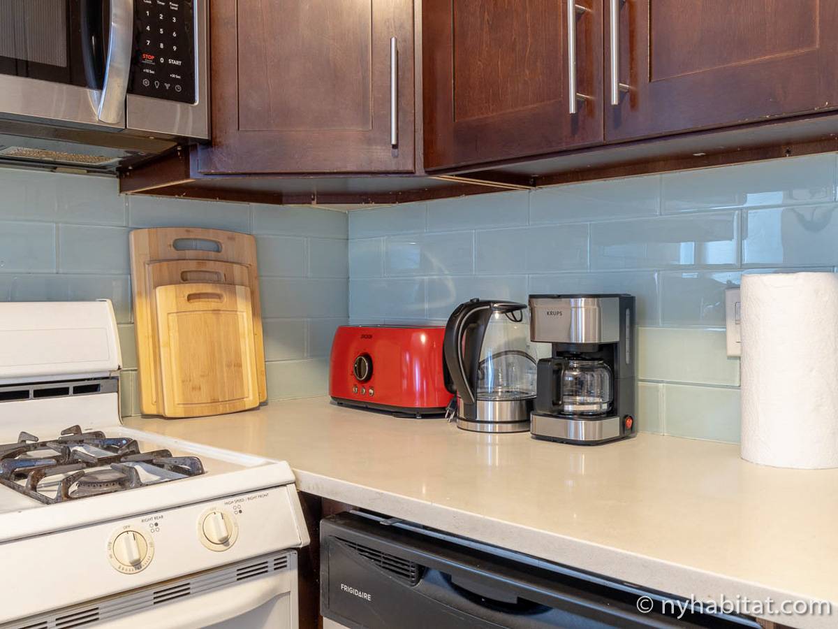 Kitchen - Photo 13 of 17