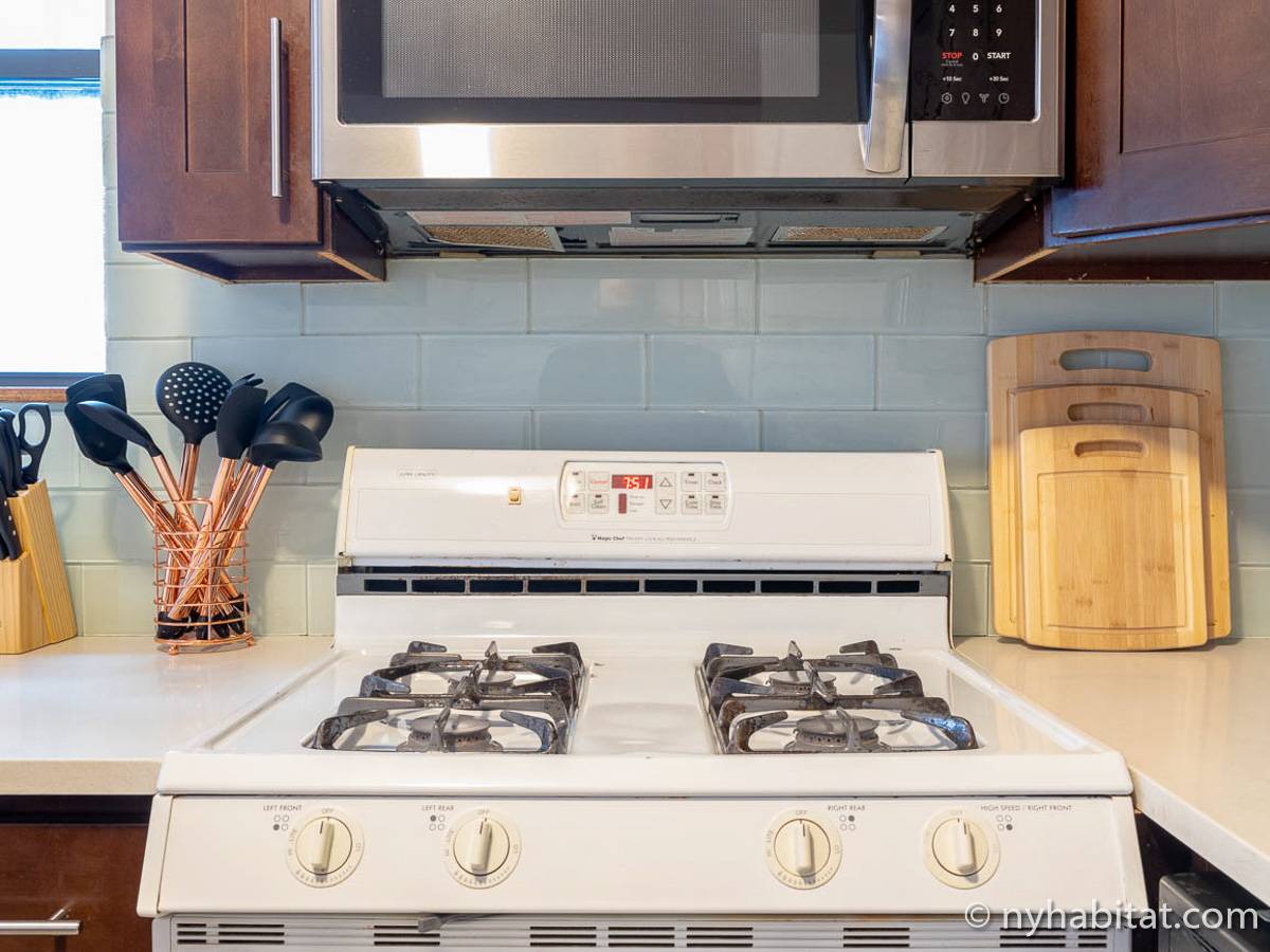 Kitchen - Photo 14 of 17