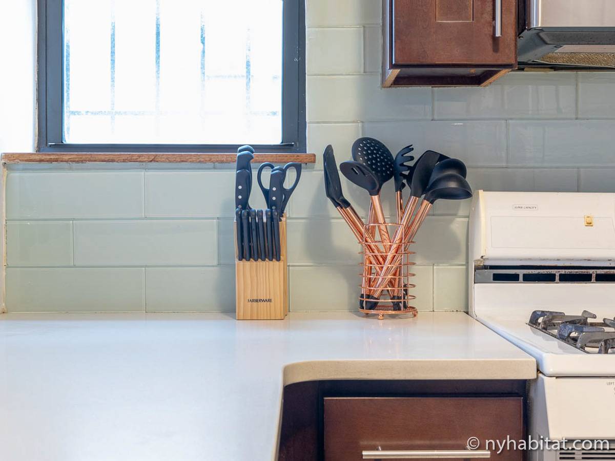 Kitchen - Photo 5 of 17