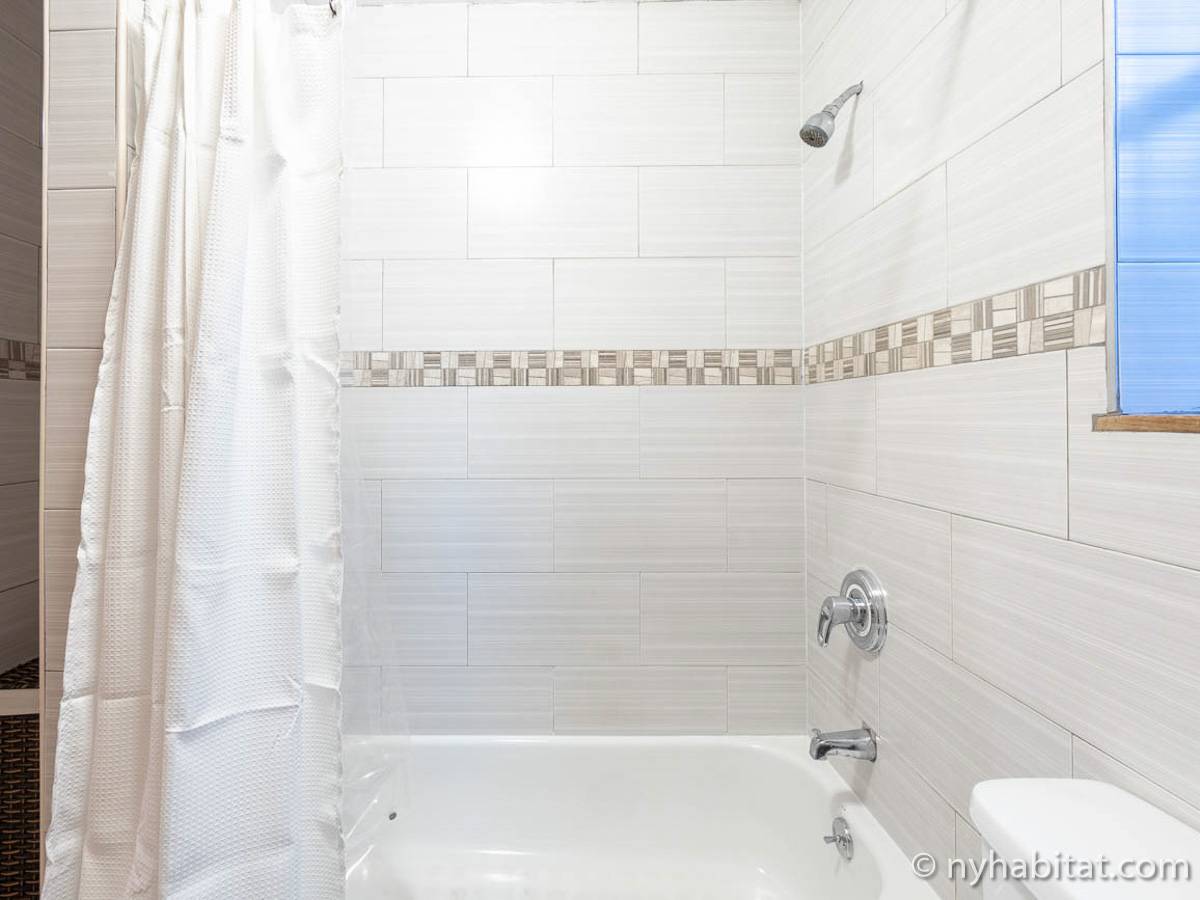 Bathroom - Photo 8 of 9