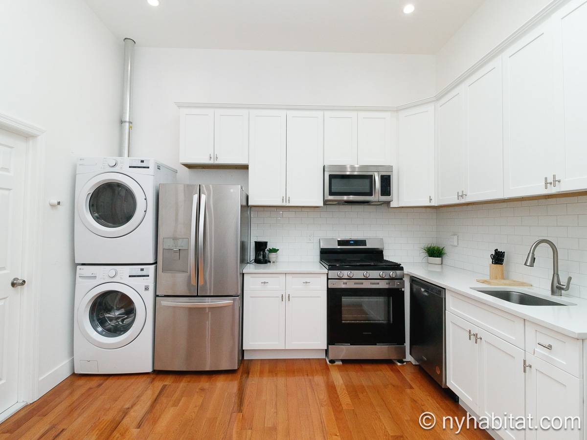 Kitchen - Photo 2 of 4