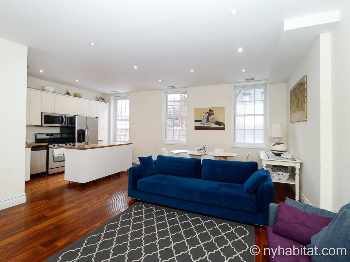 Living room - Photo 1 of 8