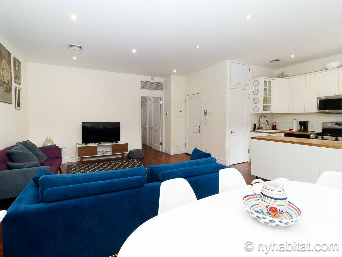 Living room - Photo 8 of 8