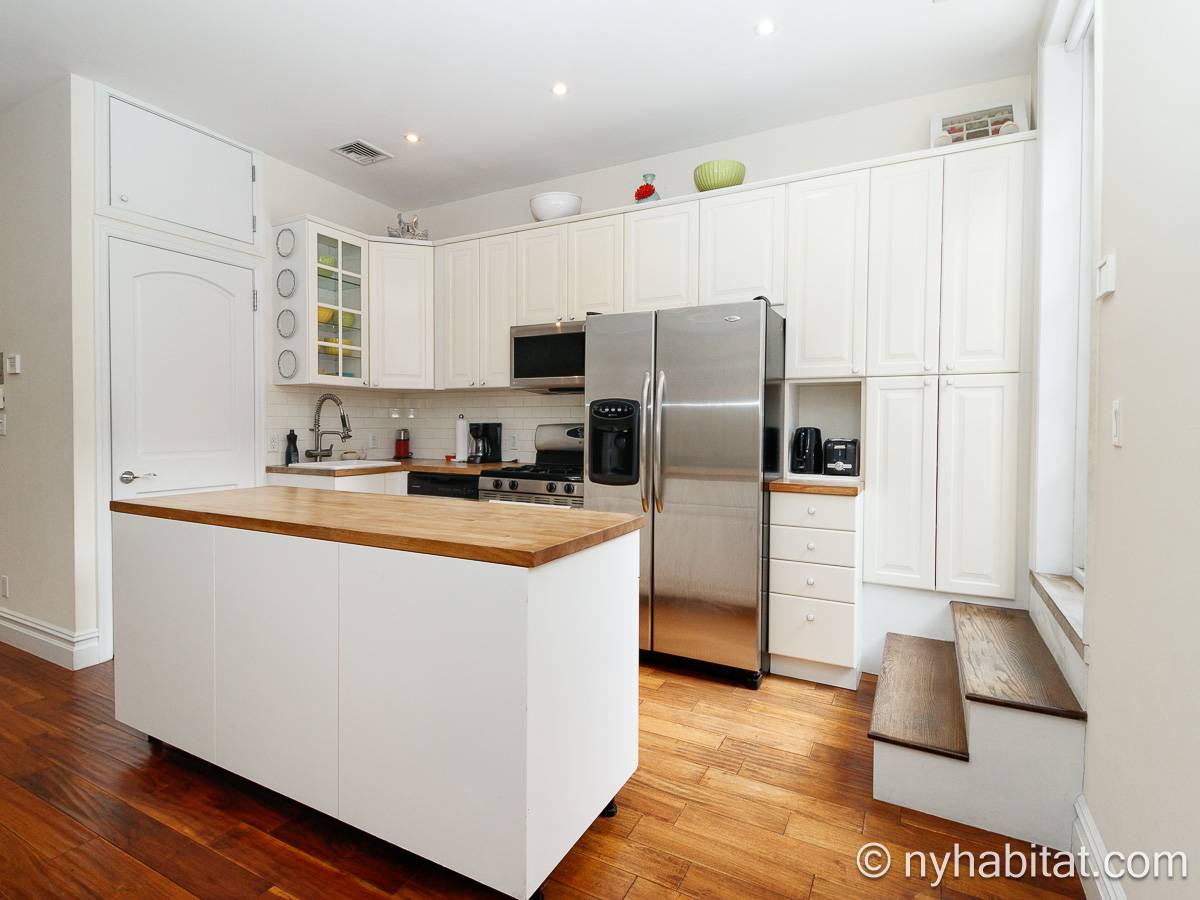 Kitchen - Photo 2 of 7