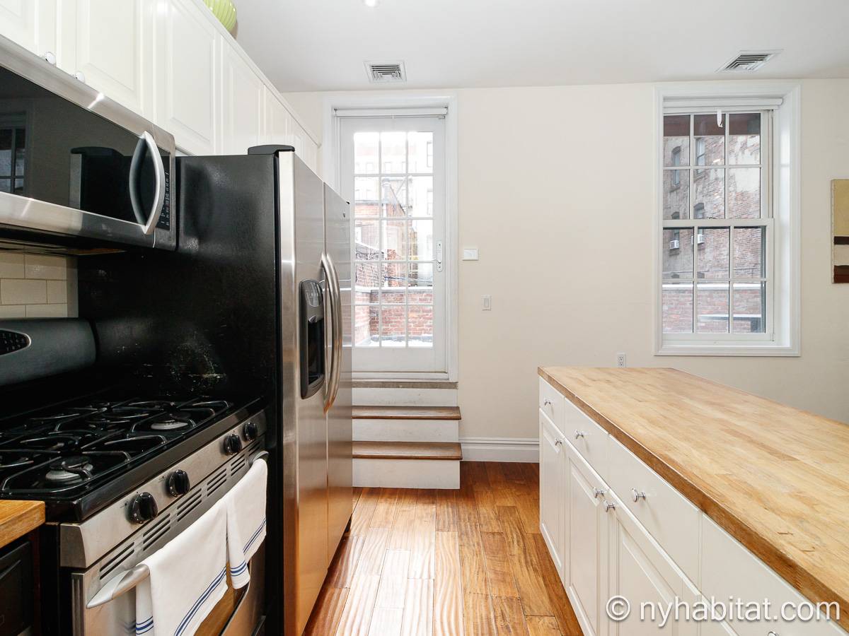 Kitchen - Photo 6 of 7