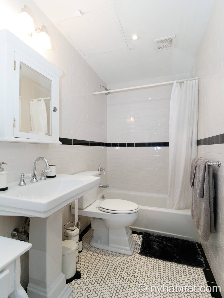 Bathroom 1 - Photo 2 of 3