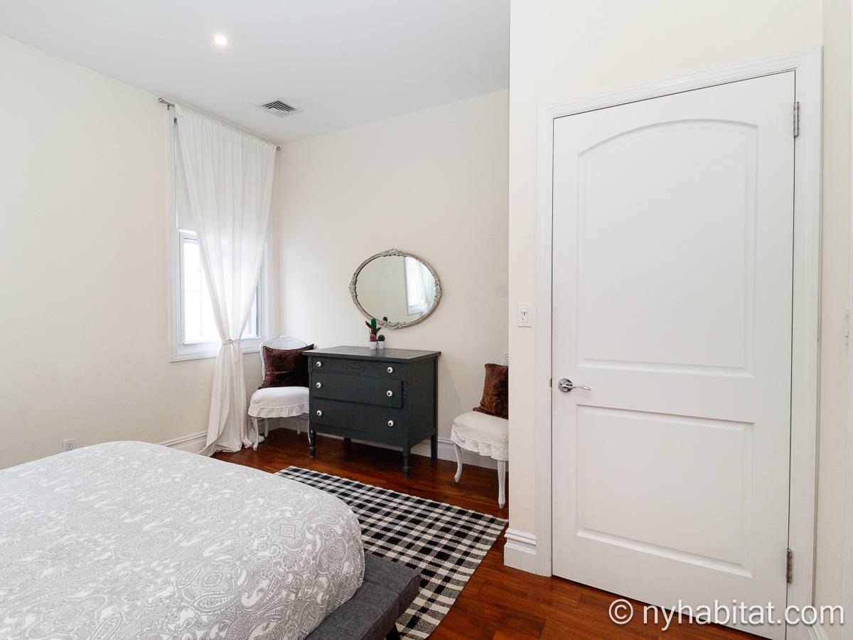 Bedroom 1 - Photo 3 of 9