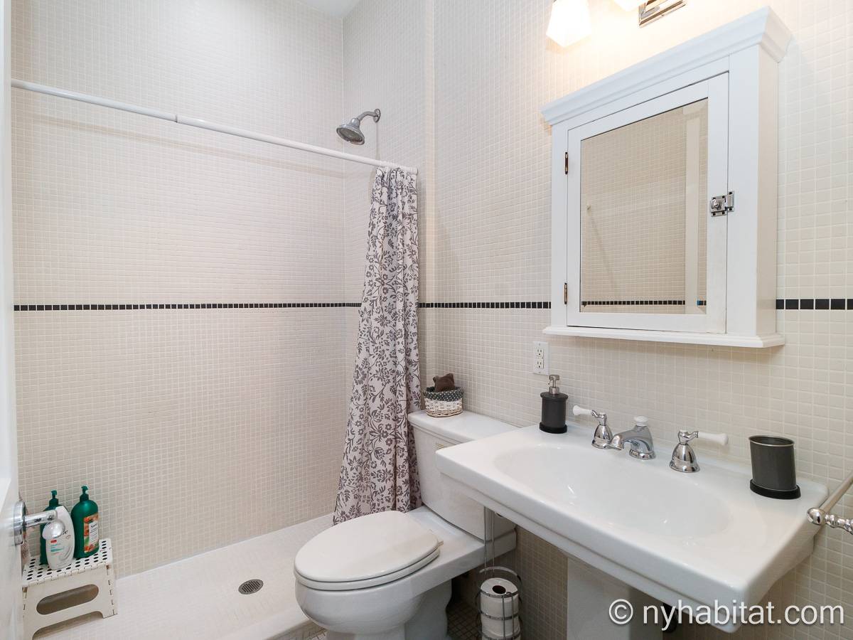 Bathroom 2 - Photo 1 of 3