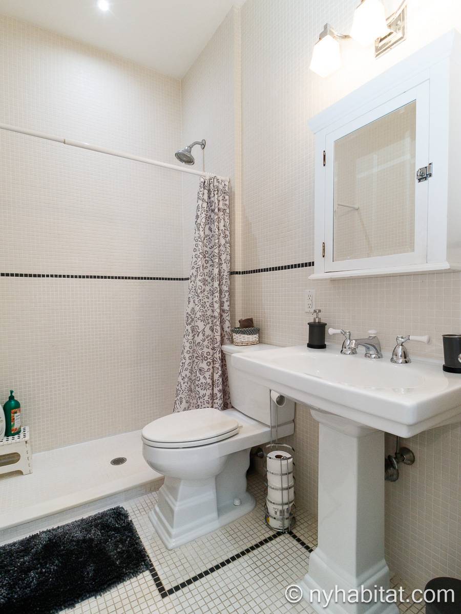 Bathroom 2 - Photo 2 of 3