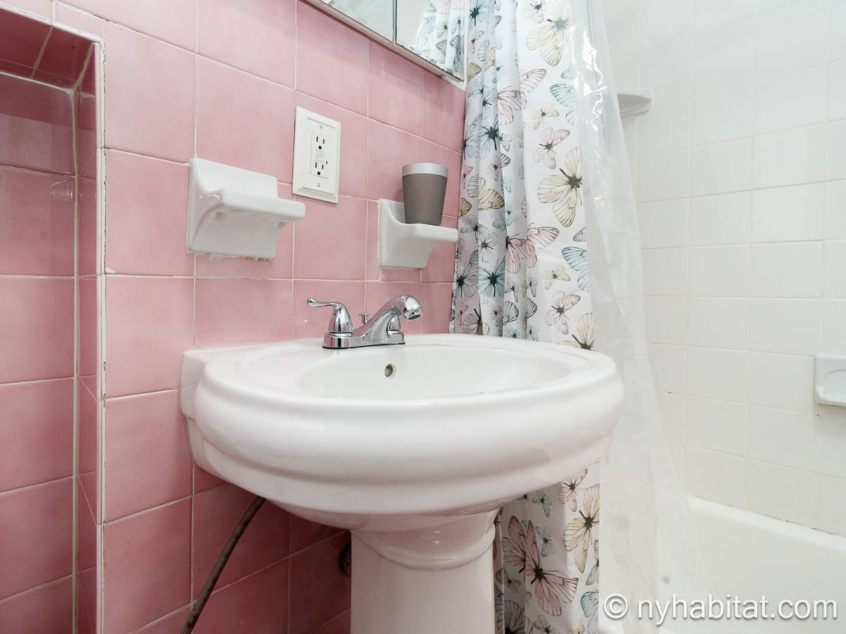 Bathroom - Photo 3 of 3