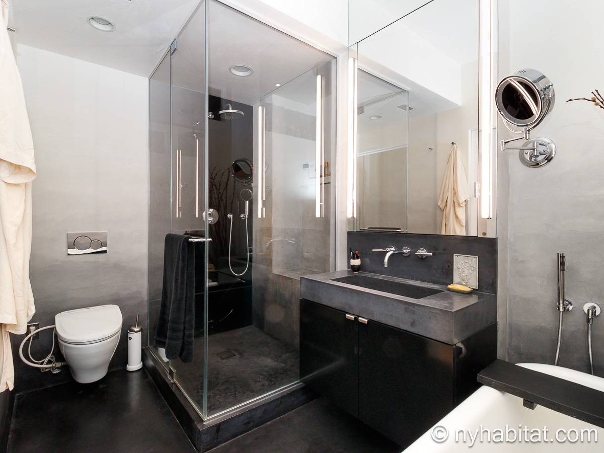 Salle de bain 1 - Photo 1 sur 3