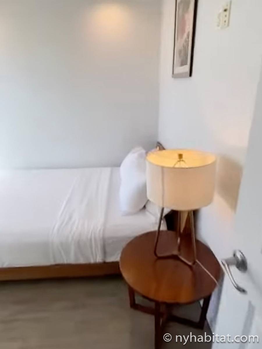 Bedroom - Photo 3 of 4