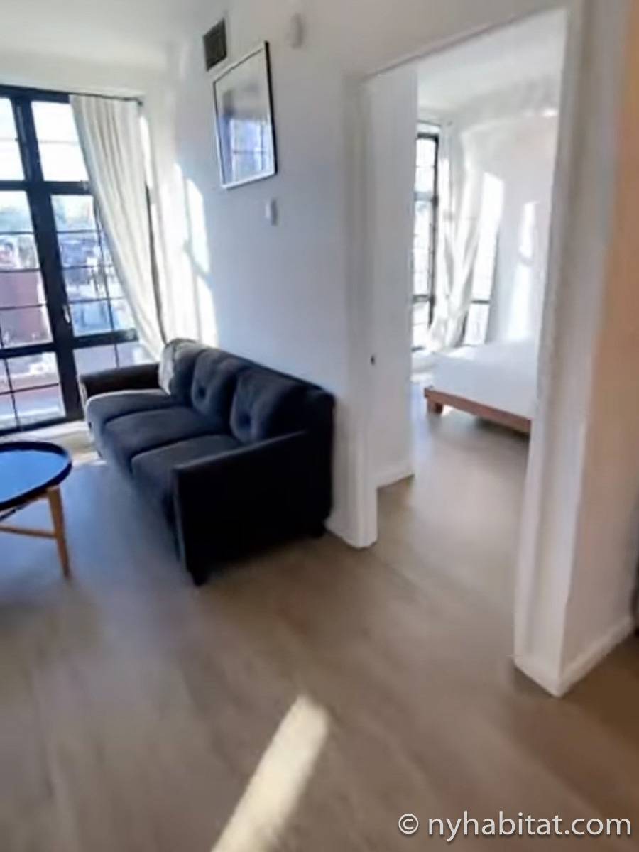 Living room - Photo 3 of 7