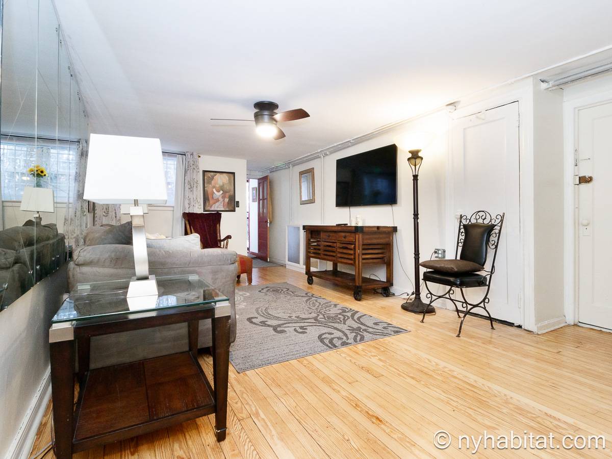 Living room - Photo 6 of 9 Living room - Photo 6 of 9