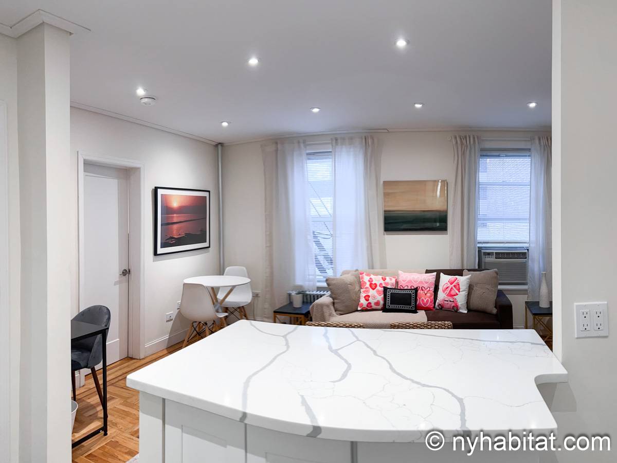 Living room - Photo 4 of 4