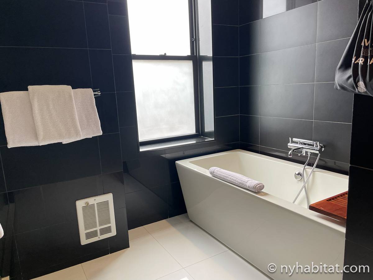 Bathroom - Photo 3 of 5 Bathroom - Photo 3 of 5