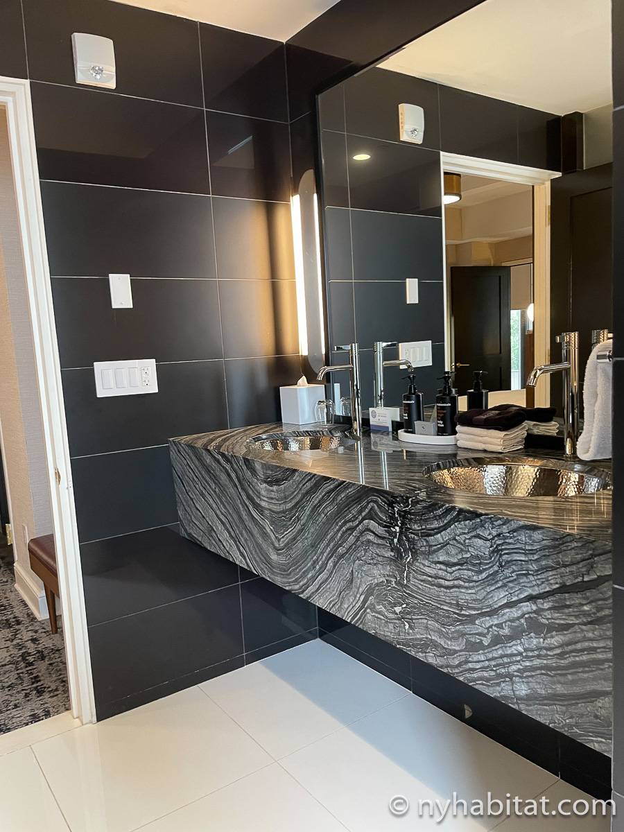 Bathroom - Photo 4 of 5 Bathroom - Photo 4 of 5