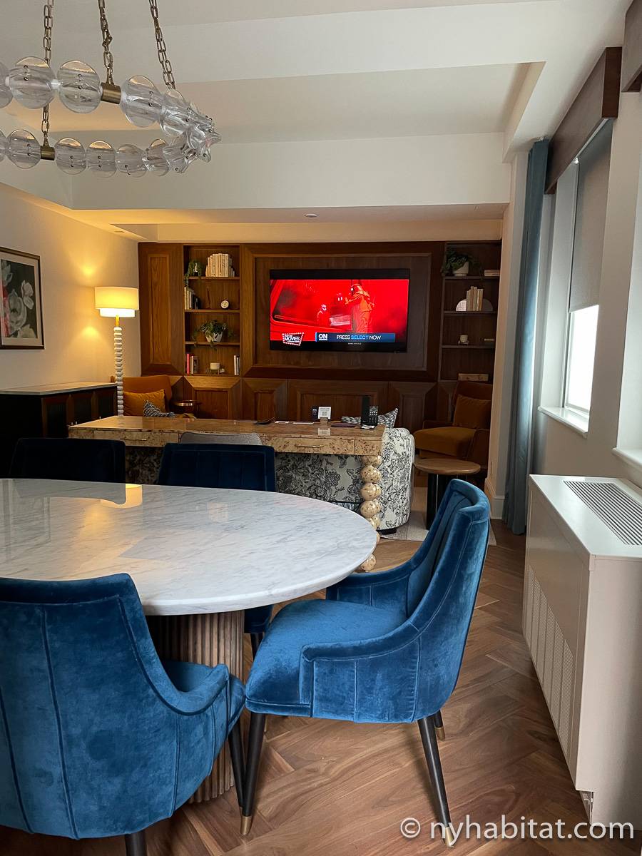 Living room - Photo 4 of 4