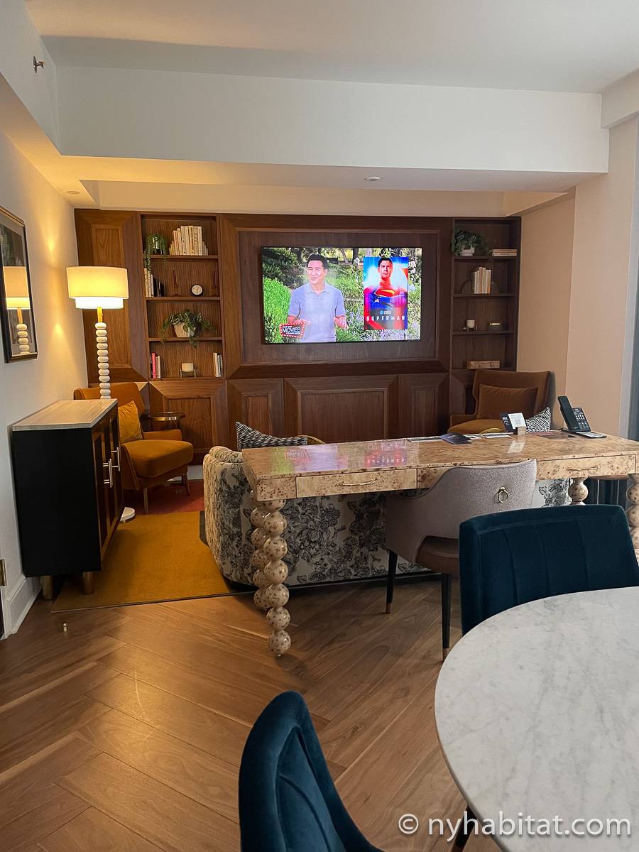 Living room - Photo 2 of 4