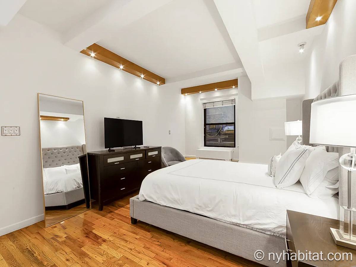 Bedroom - Photo 2 of 3