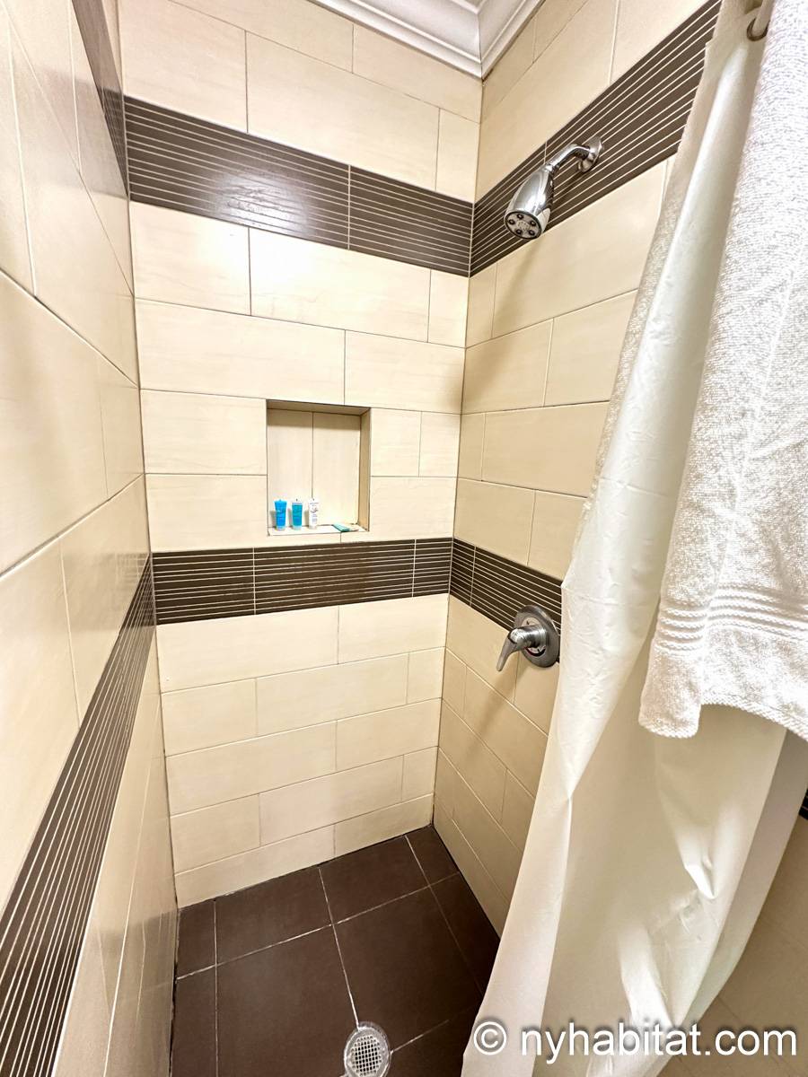 Bathroom - Photo 2 of 2 Bathroom - Photo 2 of 2