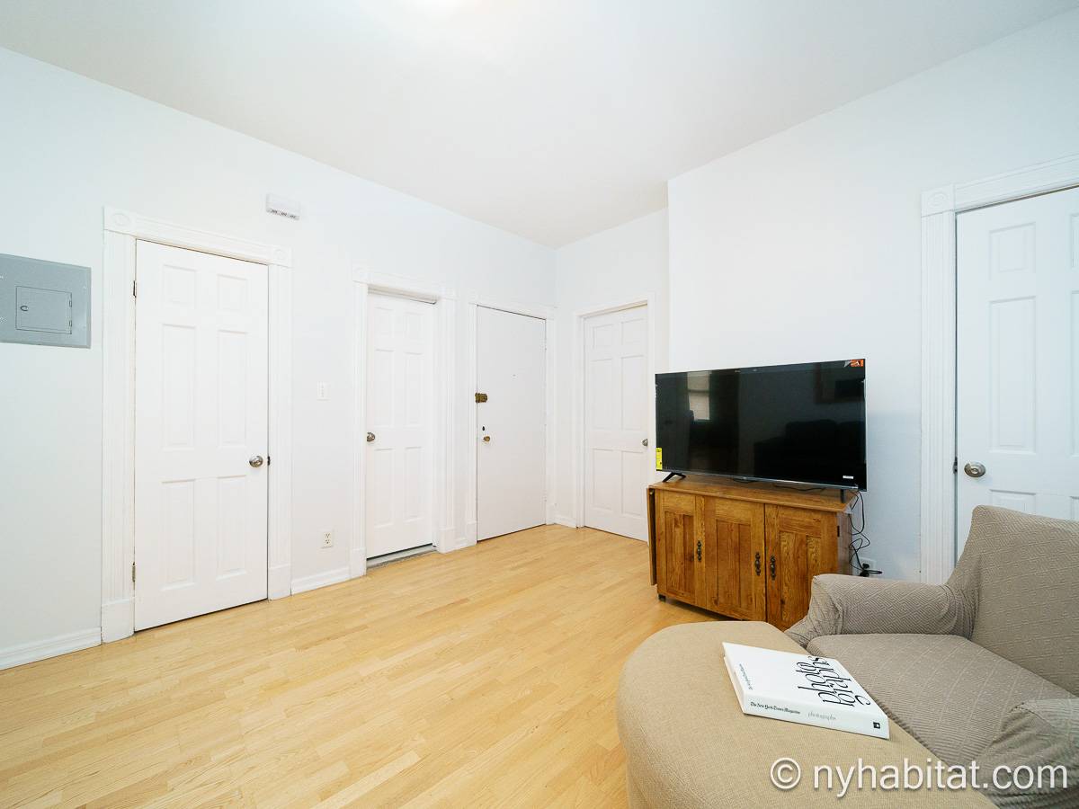 Living room 1 - Photo 7 of 8