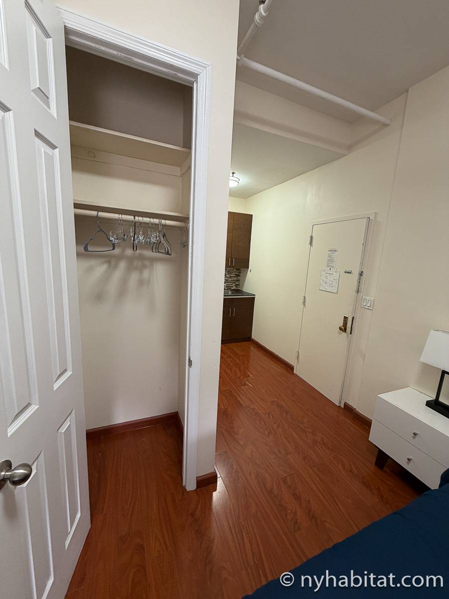 Living room - Photo 6 of 6