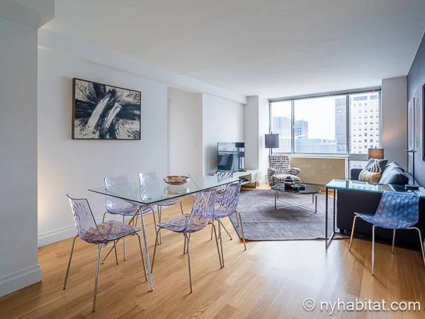 Living room - Photo 2 of 4