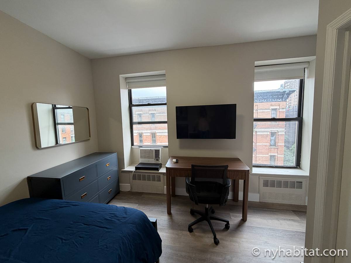 Living room - Photo 2 of 7